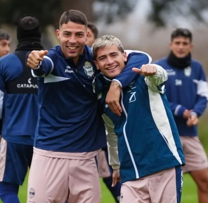 Ivo Mammini y Juan Jos&eacute; P&eacute;rez en Estancia Chica. Gimnasia no podr&aacute; contar con el delantero
