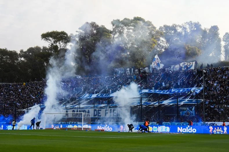 Se espera un gran recibimiento de los hinchas de Gimnasia en el cl&aacute;sico