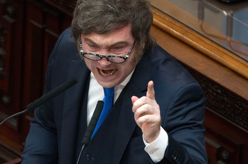 Javier Milei: "No me van a llevar puesto como a Macri"