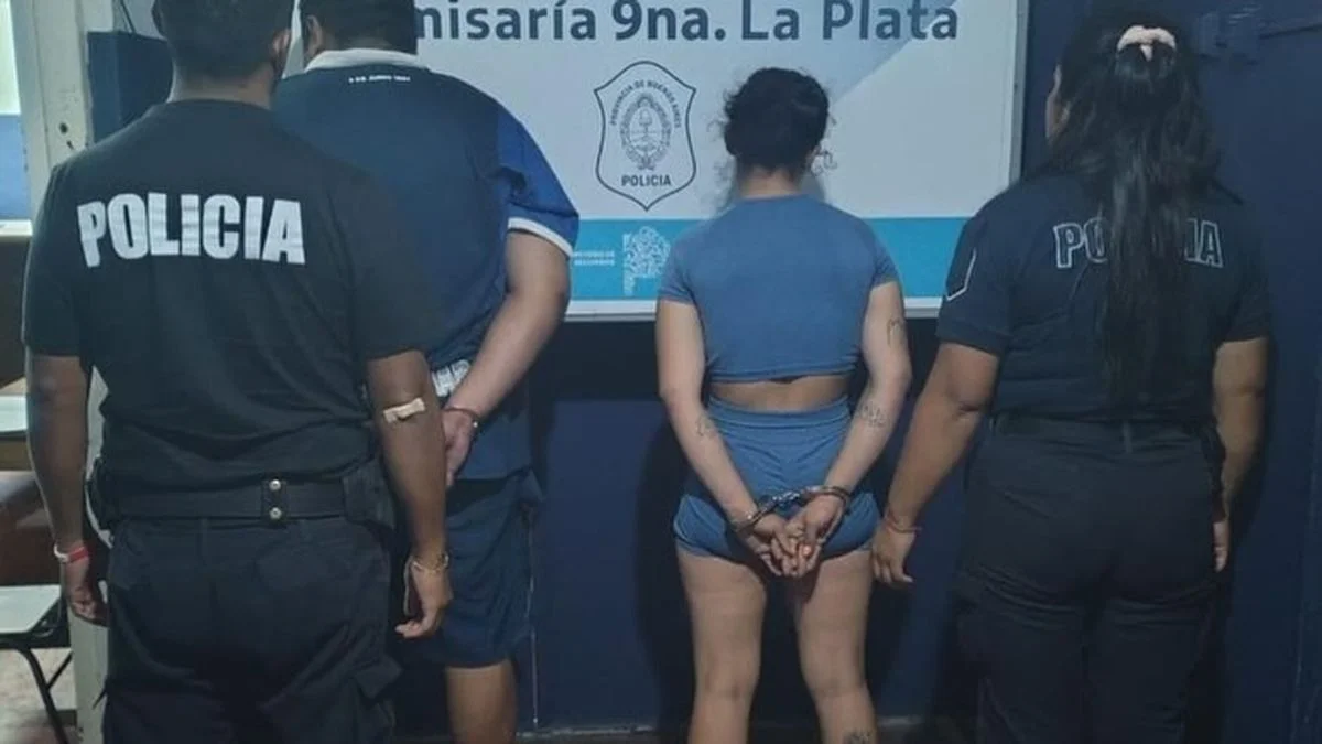 La Plata: intentaron evadir un control, chocaron a una agente y los detuvieron con cocaína