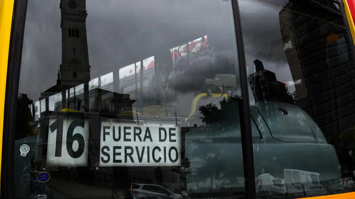 Paro de micros: empresarios y la UTA volvieron a patear la paritaria