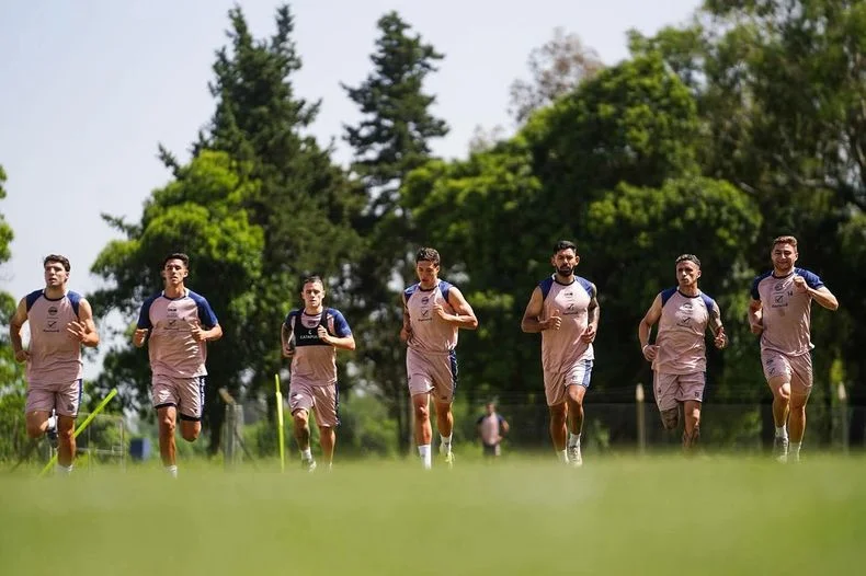 El plantel de Gimnasia entren&oacute; en Estancia Chica pensando en Santa Fa