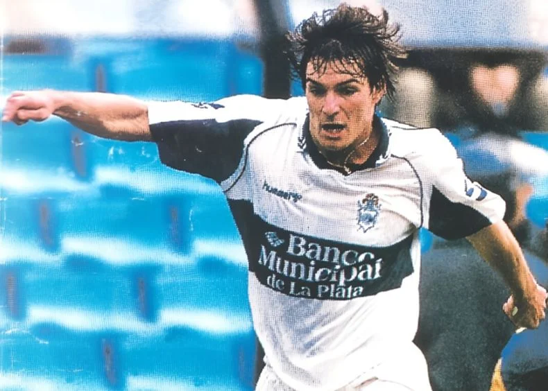 Guglielminpietro con la camiseta de Gimnasia en 1998