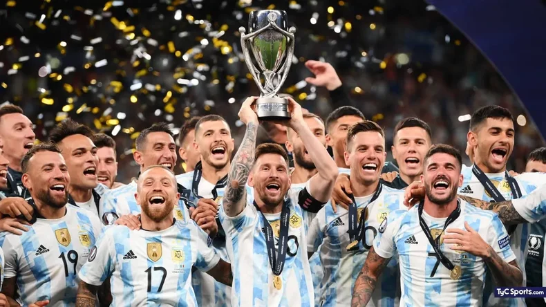 Lionel Messi, junto a la Selecci&oacute;n Argentina celebran la consagraci&oacute;n en la Finalissima del 2022
