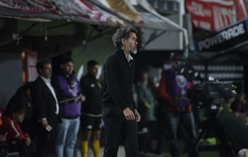 Eduardo Dom&iacute;nguez ultima detalles para Estudiantes - Flamengo