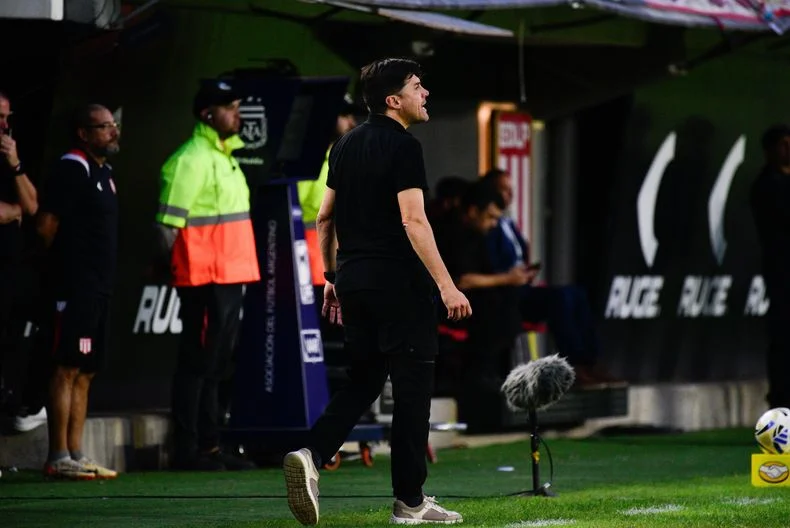 Medina se mostró orgulloso de haberle dado confianza a Farías en el equipo