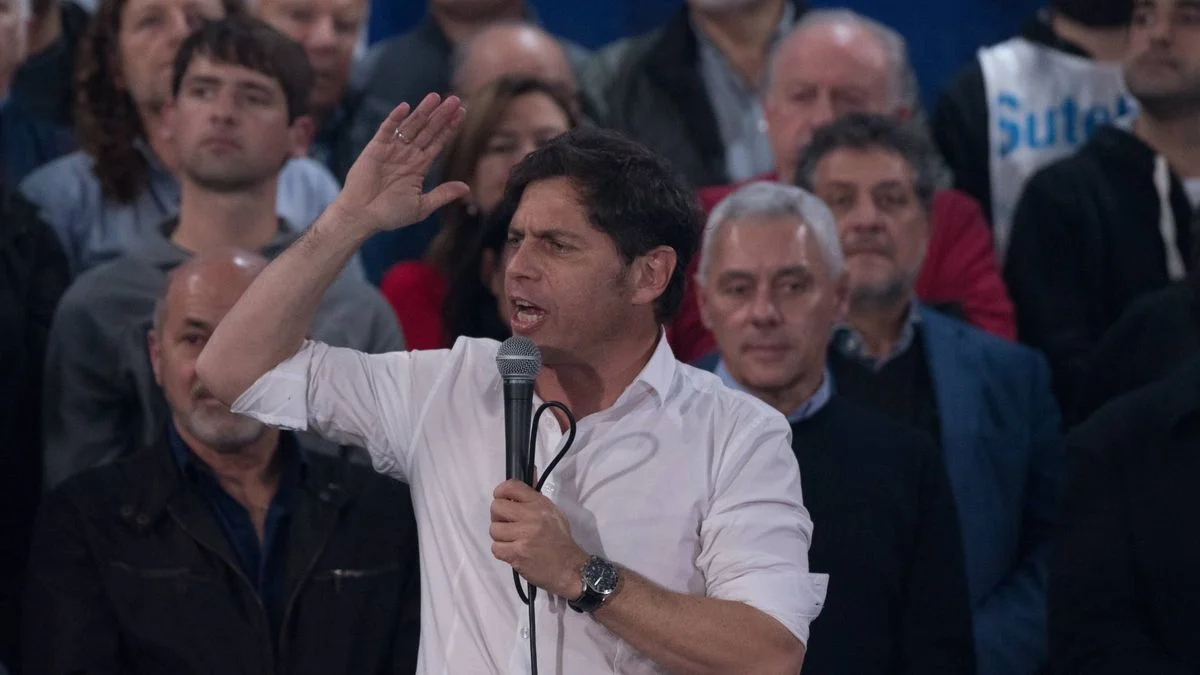 Kicillof en modo campaña: "Escuchar a una generación nueva"