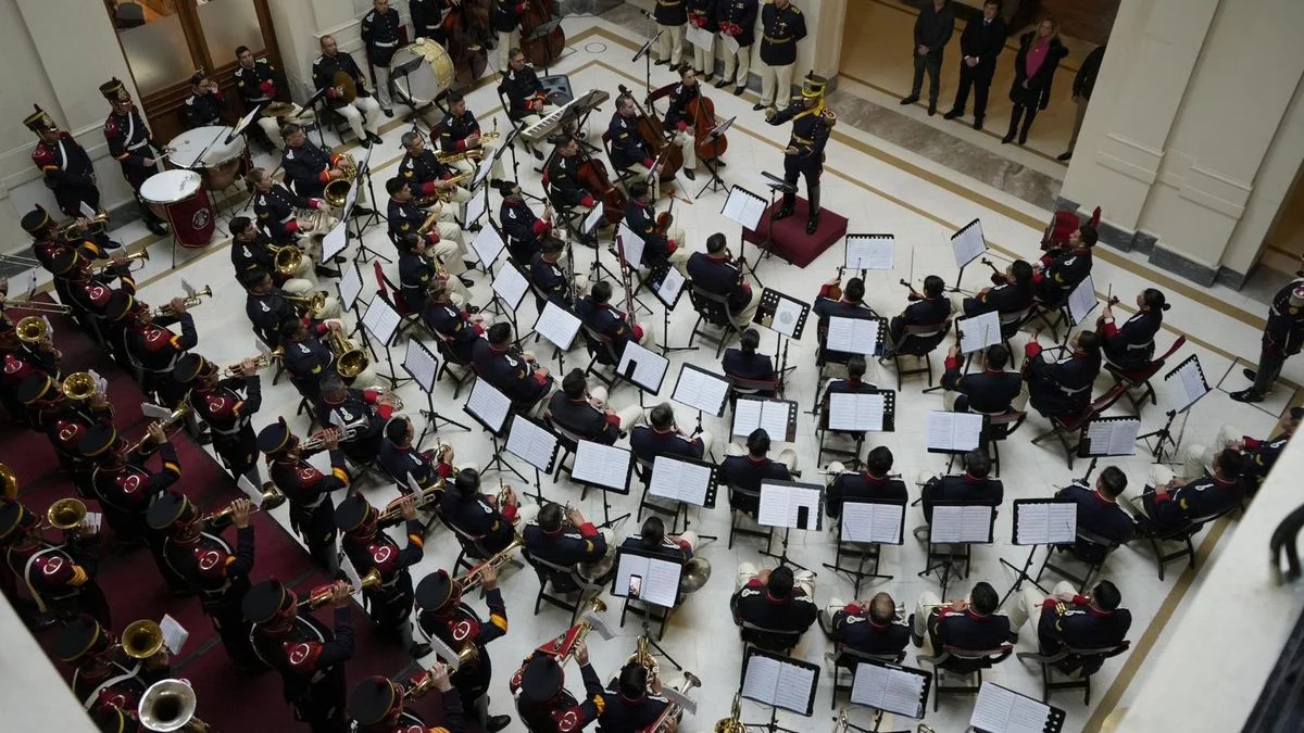 Mientras el Congreso debate los vetos, Javier Milei escucha música en la Casa Rosada
