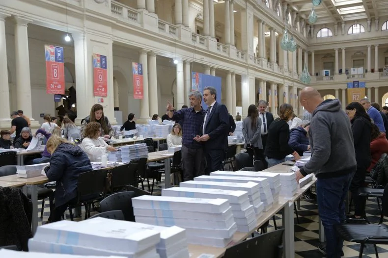 La Justicia define que hará con las boletas de La Libertad Avanza tras la renuncia de Espert