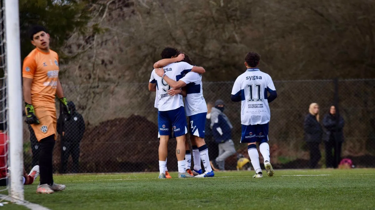 Gimnasia atento a la prometedora actuación de uno de sus juveniles