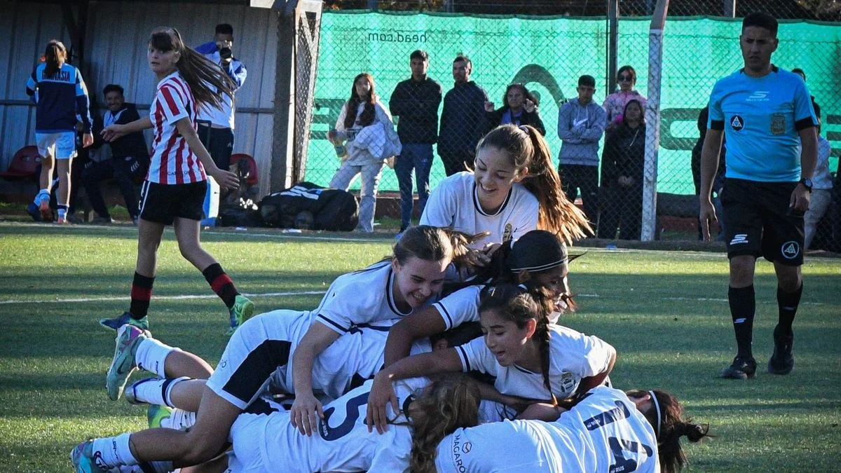 Gimnasia superó a Estudiantes en las jornadas de Fútbol Femenino juvenil