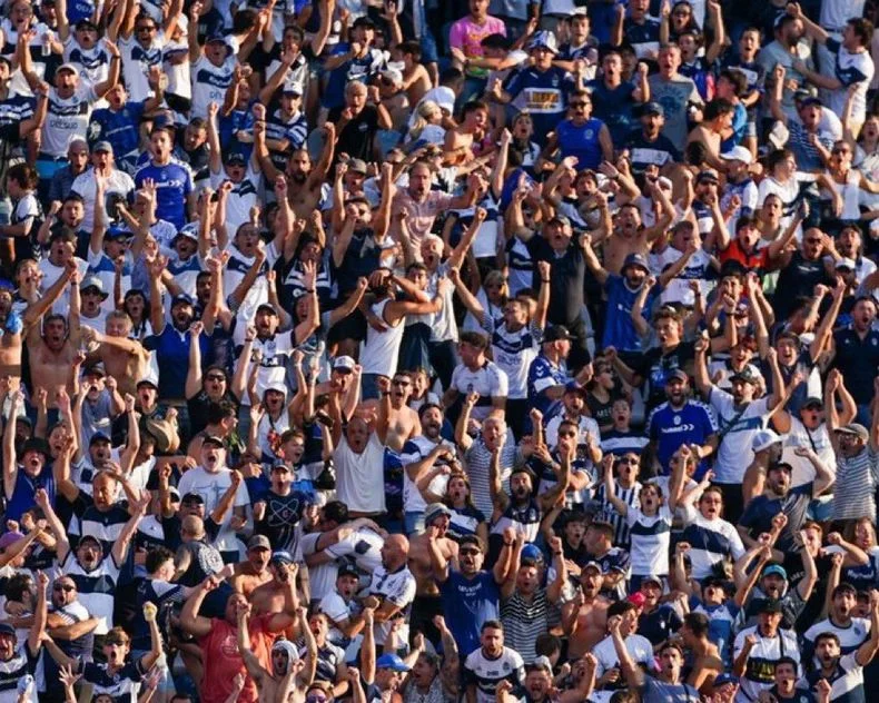 Los Hinchas de Gimnasia deber&aacute;n ir m&aacute;s temprano al Bosque