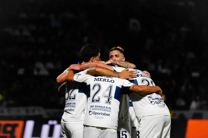 Gimnasia clasific&oacute; a los play offs y escal&oacute; en la tabla de promedios