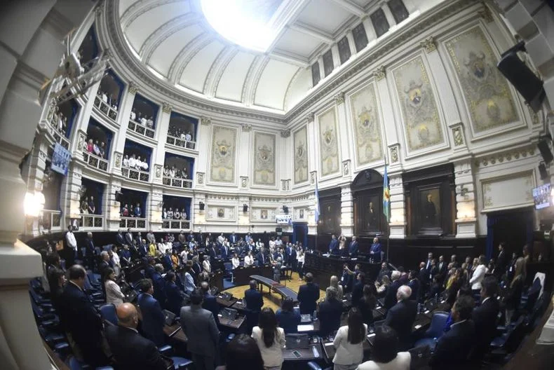 Kicillof logró apoyo legislativo y consiguió el endeudamiento en la Provincia