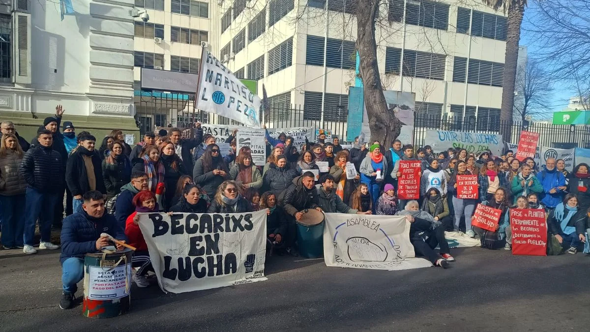 Becarios del Ministerio de Salud se manifestaron en La Plata