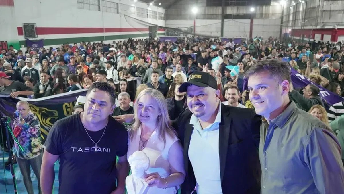 Al igual que Adorni en CABA, La Libertad Avanza en Mendoza prometió bolsones de comida en un acto