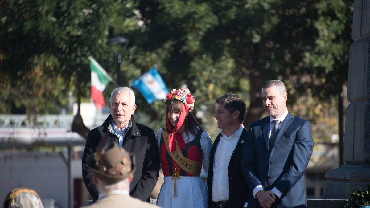 Con la presencia de Julio Alak, Axel Kicillof y colectividades italianas, se reinauguró Plaza Italia