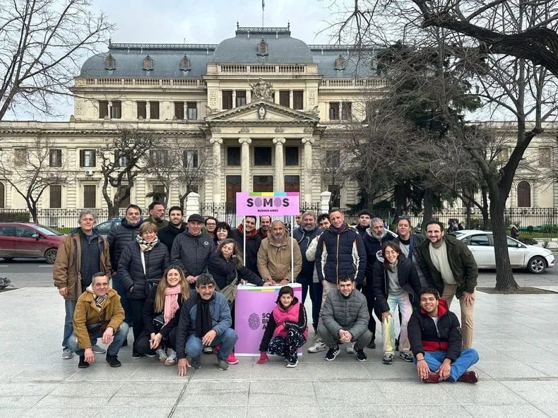 Con mesas por la autonomía municipal, Somos Buenos Aires puso primera en La Plata