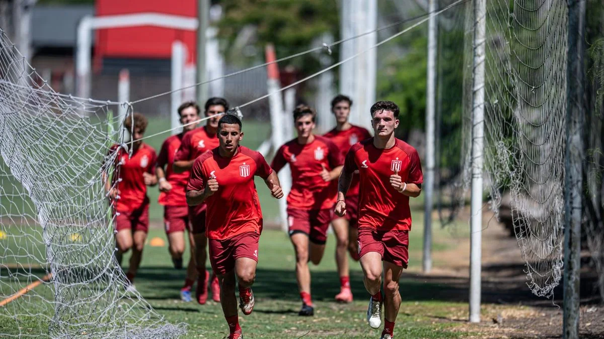 Las Reserva de Estudiantes inició la pretemporada. ¿Cuáles son las apuestas del Pincha?