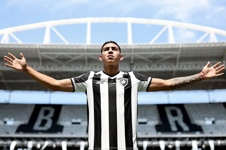 En febrero, Thiago Lauro fue presentado en Botafogo, &uacute;ltimo campe&oacute;n de la Libertadores