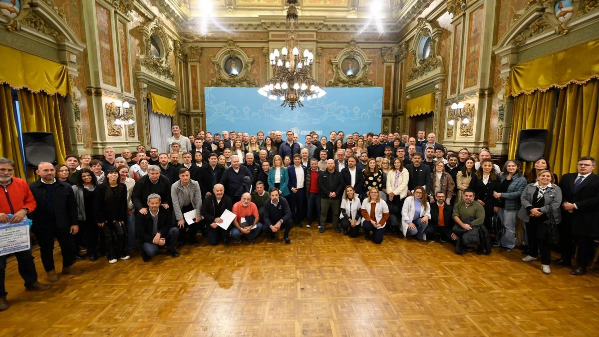 Kicillof se reunió con intendentes en la previa de la Marcha Federal por la Salud