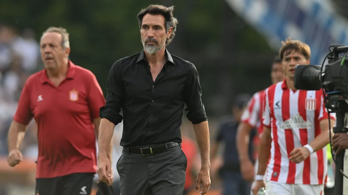 Estudiantes le ofrecerá la renovación a Eduardo Domínguez