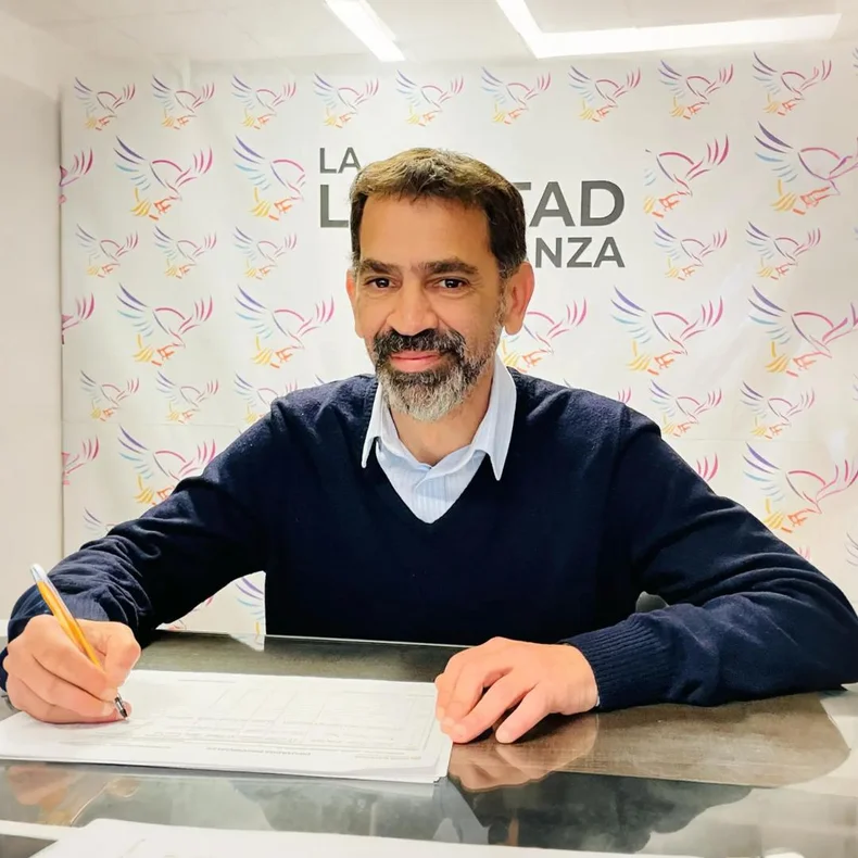Juanes Osaba encabeza la lista de diputados