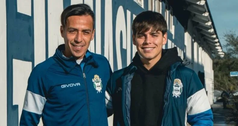 Benjamín Domínguez presente en Estancia Chica para saludar a sus ex compañero de Gimnasia