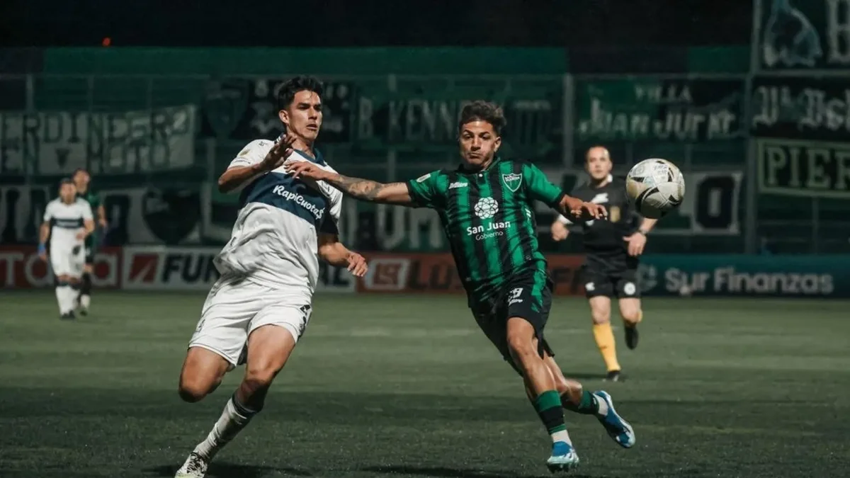 Renzo Giampaoli salvó la ropa en la derrota de Gimnasia en San Juan