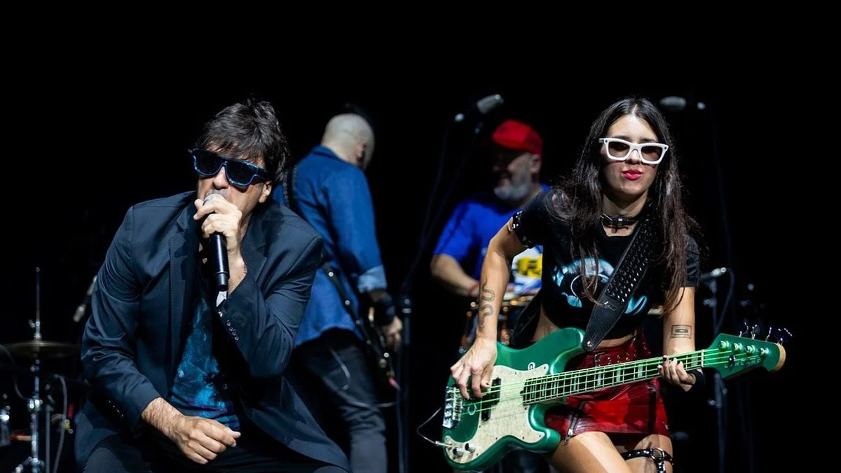 Ciro Martínez y Luli Bass confirmaron su romance en el cumpleaños del cantante