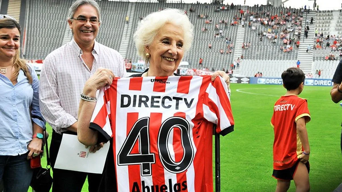 Estela de Carlotto mencionó a Estudiantes en conferencia de prensa: "Me tocó el corazón"