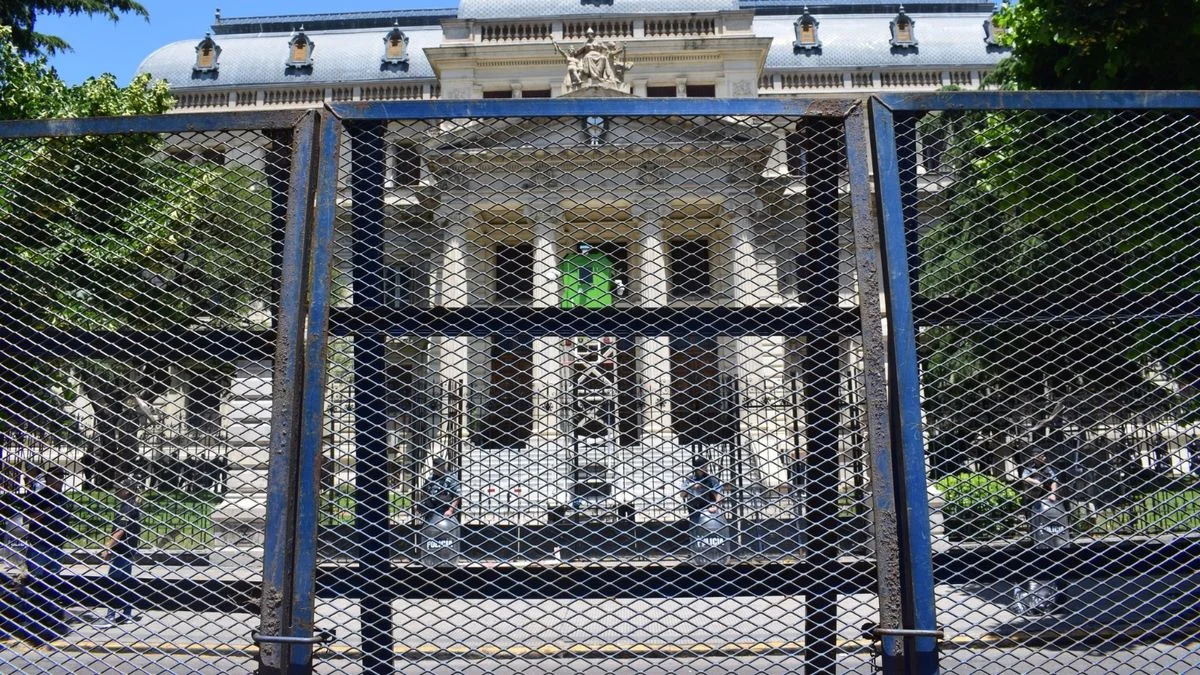 La Plata vallada y con cortes de tránsito por la apertura de sesiones en la Legislatura