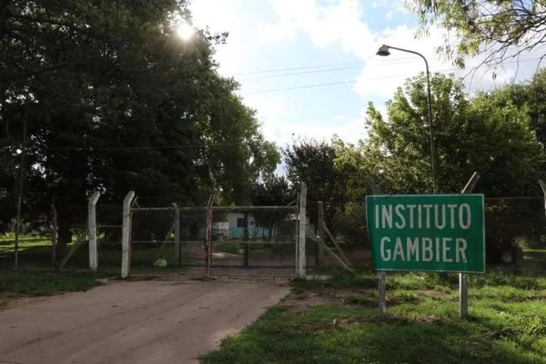 El Instituto Gambier, lugar donde seguirá detenido el menor de 14 años implicado en el caso Kim Gómez