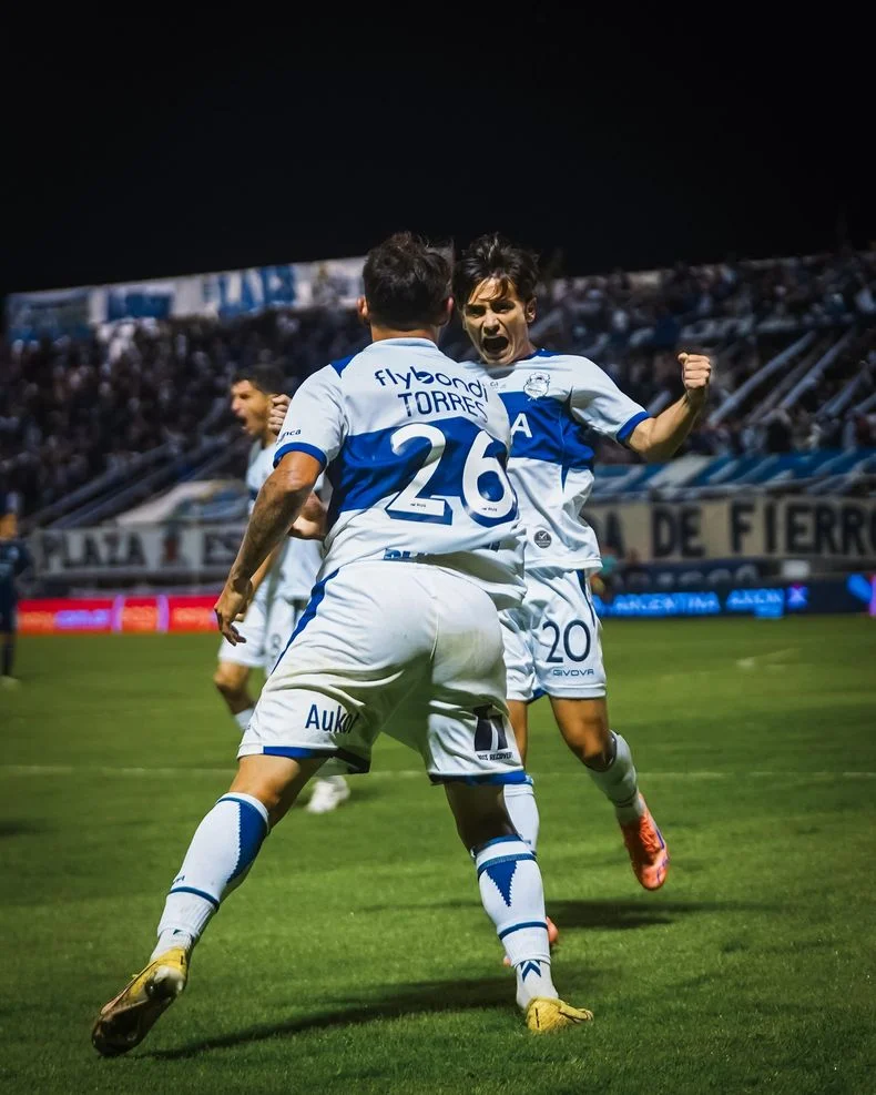 Gimnasia goleó tras un gran complemento y clasificó a octavos de final de Copa Argentina