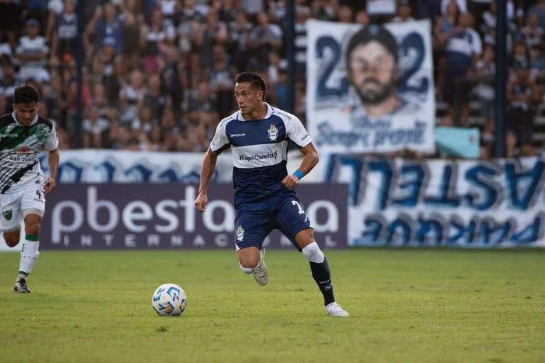 Alejandro Piedrahita sinti&oacute; una molestia que lo marginar&iacute;a del pr&oacute;ximo compromiso de Gimnasia