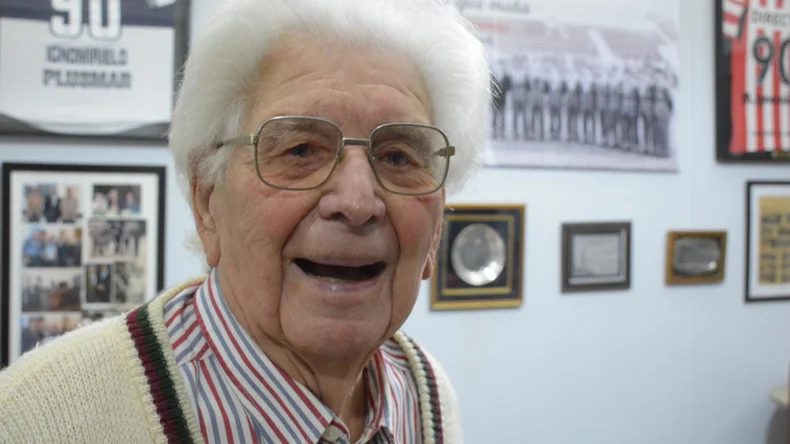 Leyenda de La Plata: Miguel Ignomiriello celebra sus 98 años