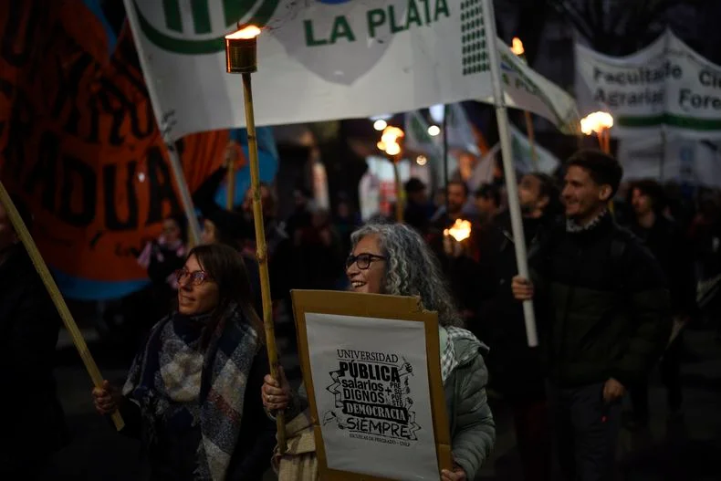 Marcha de antorchas en La Plata