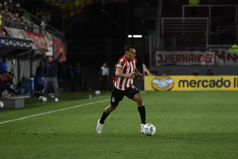 Tiago Palacios está ante una posible salida, debido a que se destaca en Estudiantes y el club necesita vender