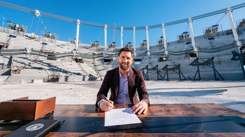 La sugestiva foto de la firma de contrato de Lionel Messi con el Inter Miami
