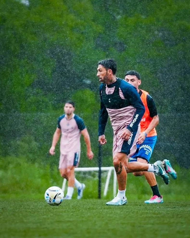 Gimnasia entren&oacute; en Estancia Chica pensando en River