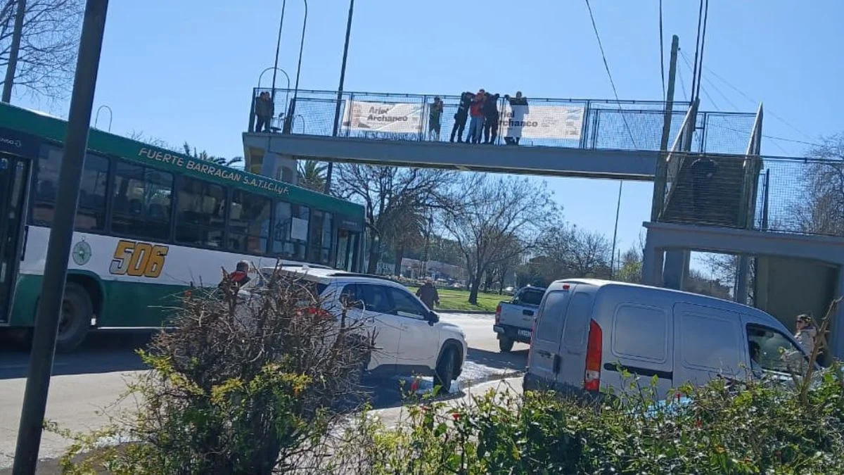Un hombre intentó arrojarse de un puente en La Plata