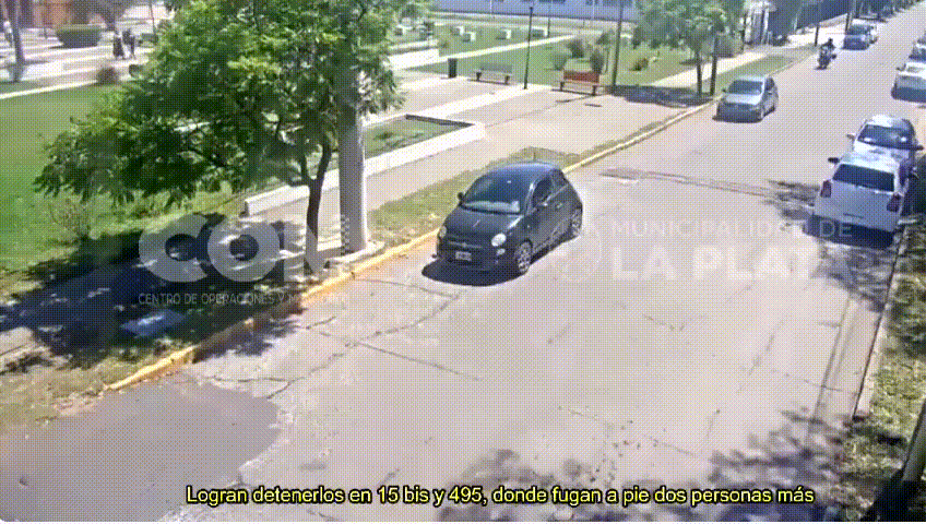 Persecución y choque en La Plata para atrapar a una banda de "roba techos" de autos