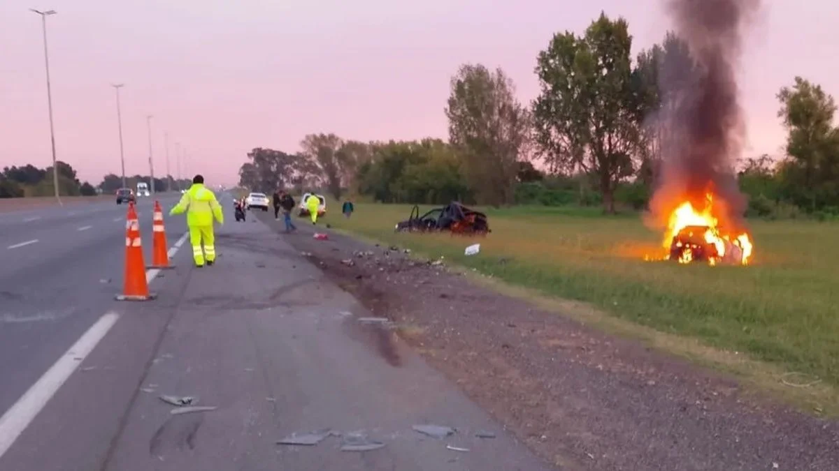 Trágico accidente y muerte en la Autopista La Plata - Buenos Aires