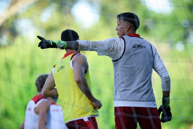 Fernando Muslera ser&iacute;a baja por dos fechas para Estudiantes en el Torneo Apertura
