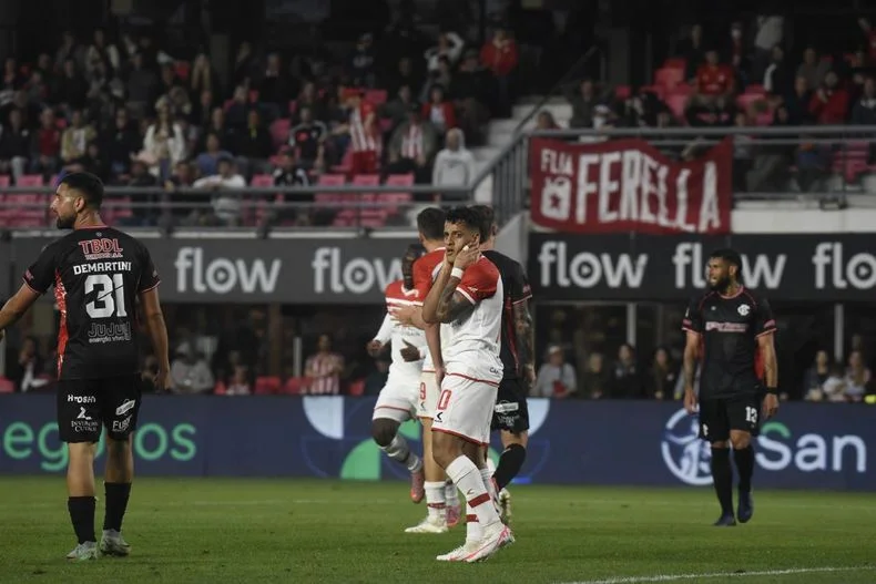 Tiago Palacios, otro futbolista que tiene ofertas para dejar Estudiantes
