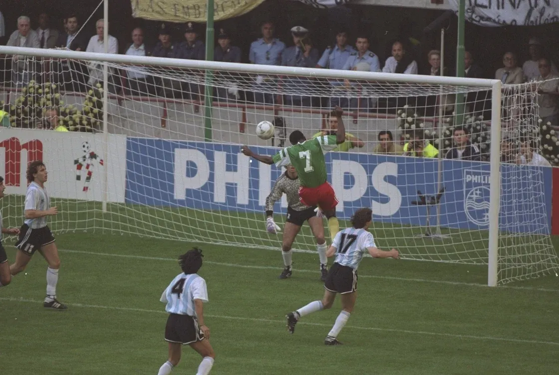 El duro antecedente de un debut ante africanos como campeones