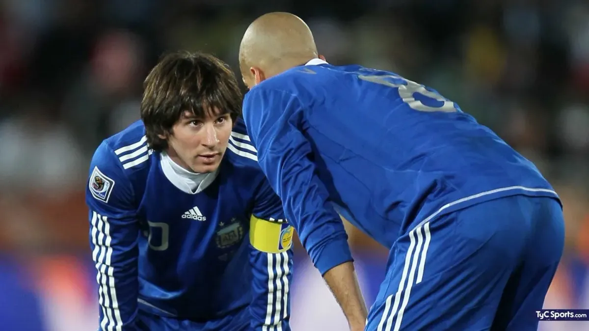 veron-messi-mundial-2010_1440x810_wmk