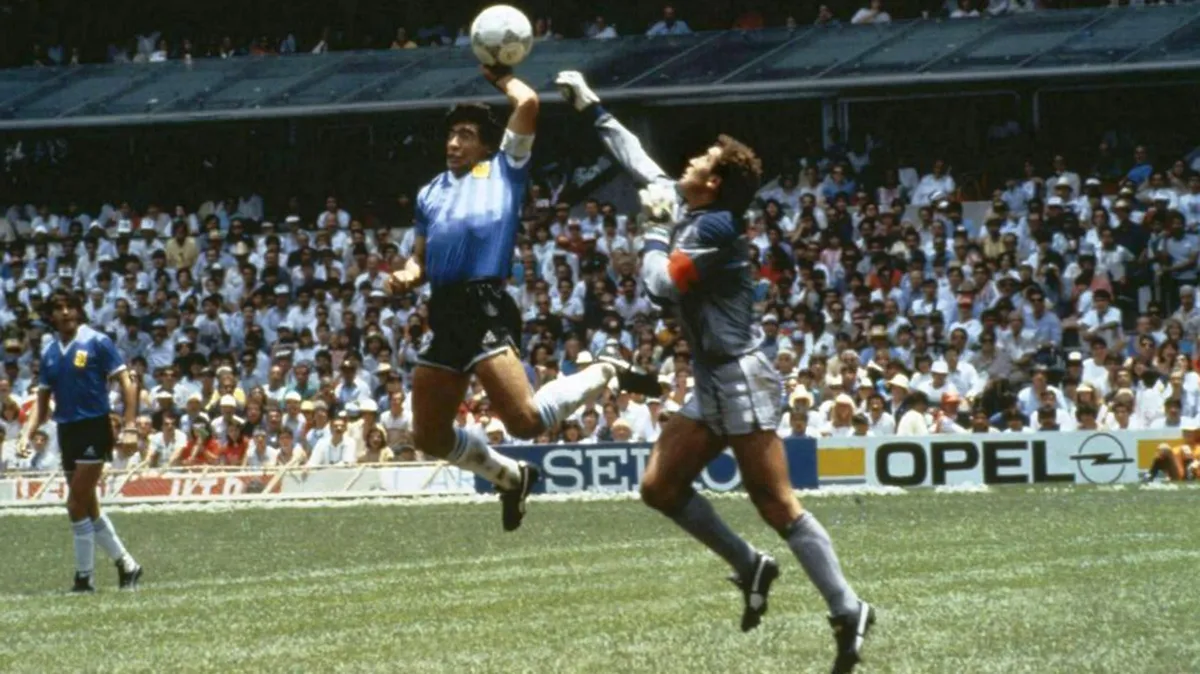 diego-armando-maradona-argentina-inglaterra