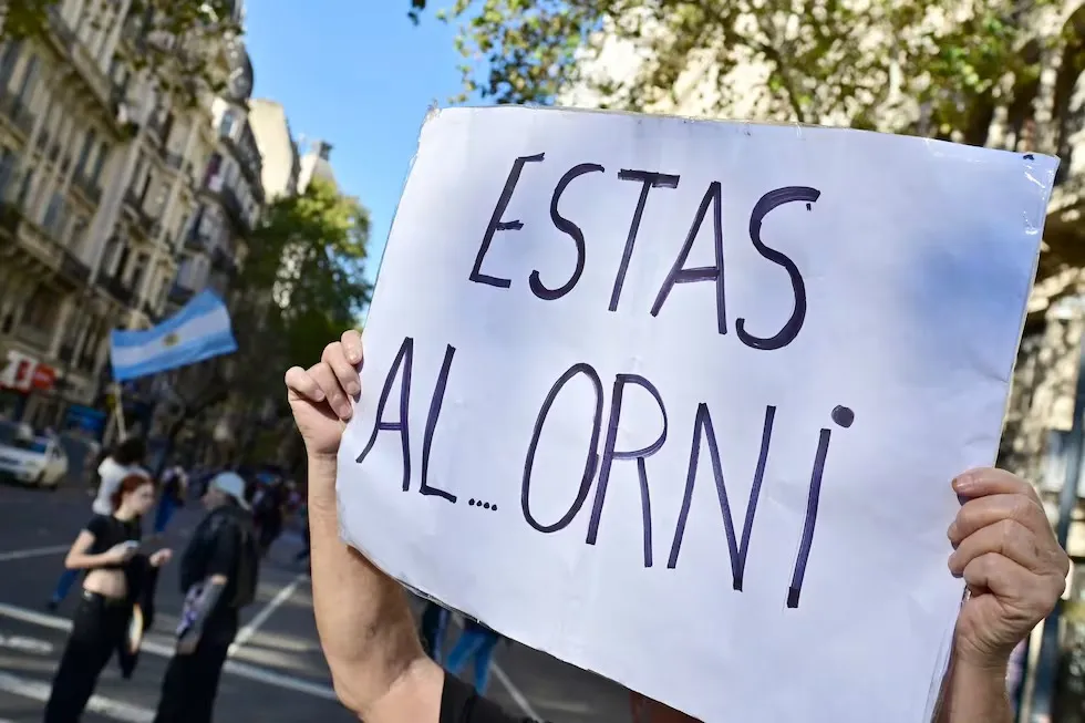 Adorni y la decisión de irse o quedarse hasta que lo echen