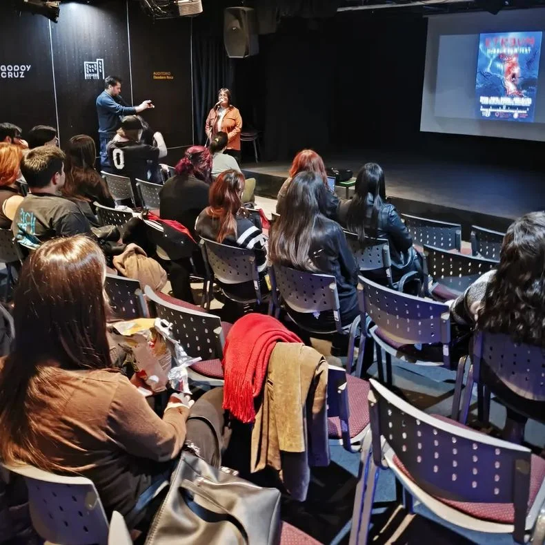 Proyección de Eight Eyes, charla con el productor Justin Martell y el actor Bruno Veljanovski en el Cineclub